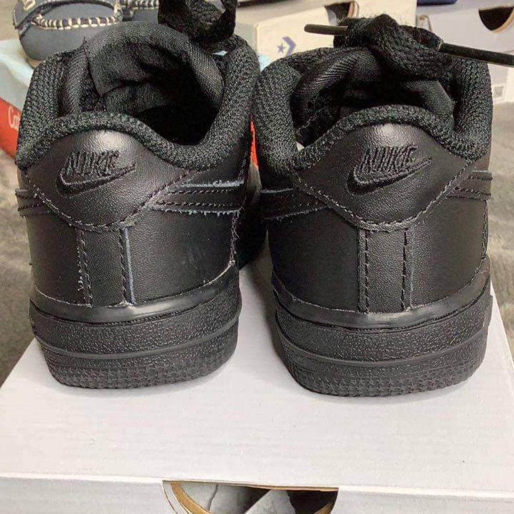 Unisex lowtop air force 1's